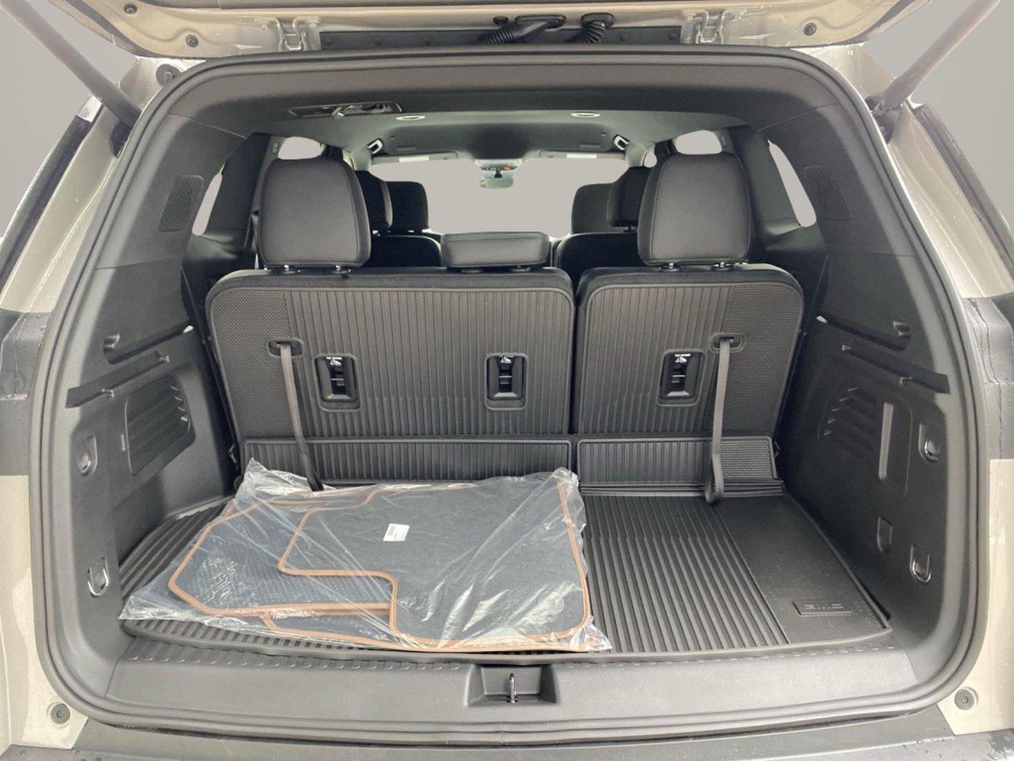 2027 GMC Acadia AT4