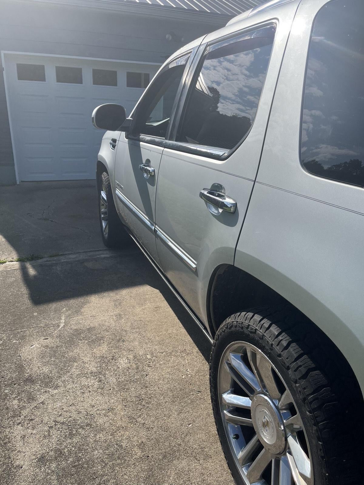 2012 Cadillac Escalade Platinum Edition
