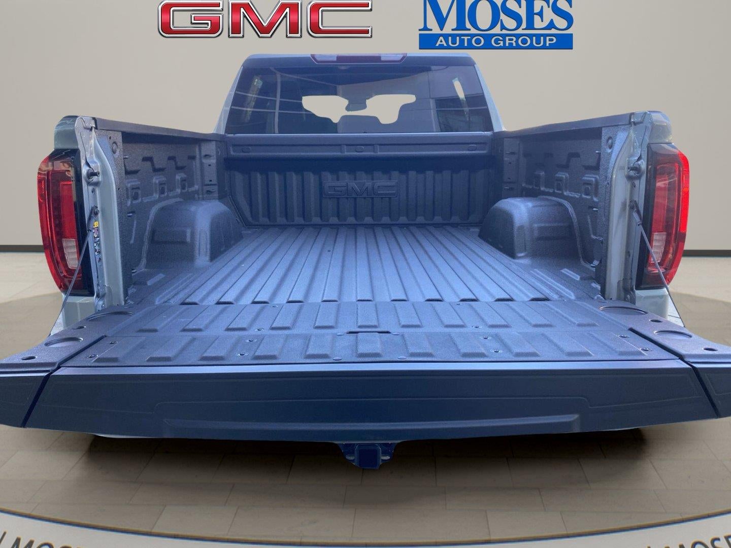 2026 GMC Sierra 1500 SLT - Photo 8