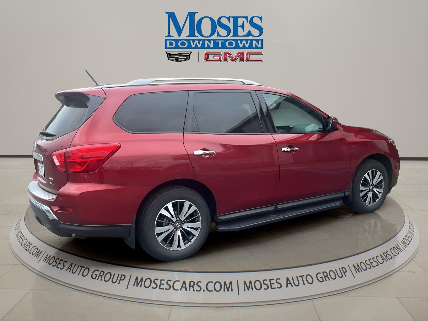 2017 Nissan Pathfinder SL