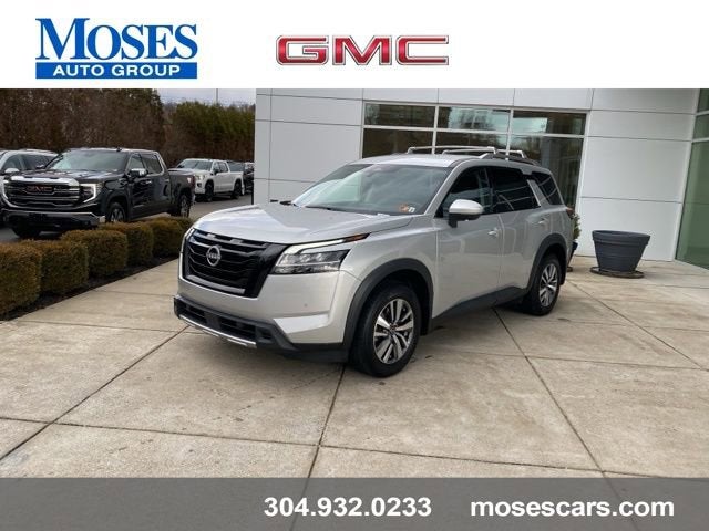 2023 Nissan Pathfinder SL