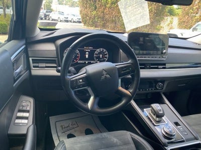 2022 Mitsubishi Outlander SE