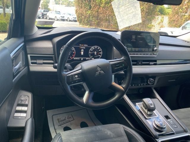 2022 Mitsubishi Outlander SE