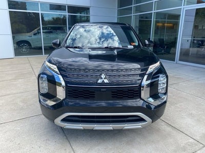 2022 Mitsubishi Outlander SE