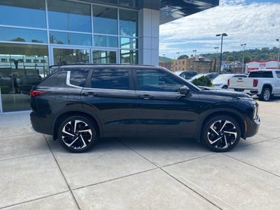 2022 Mitsubishi Outlander SE